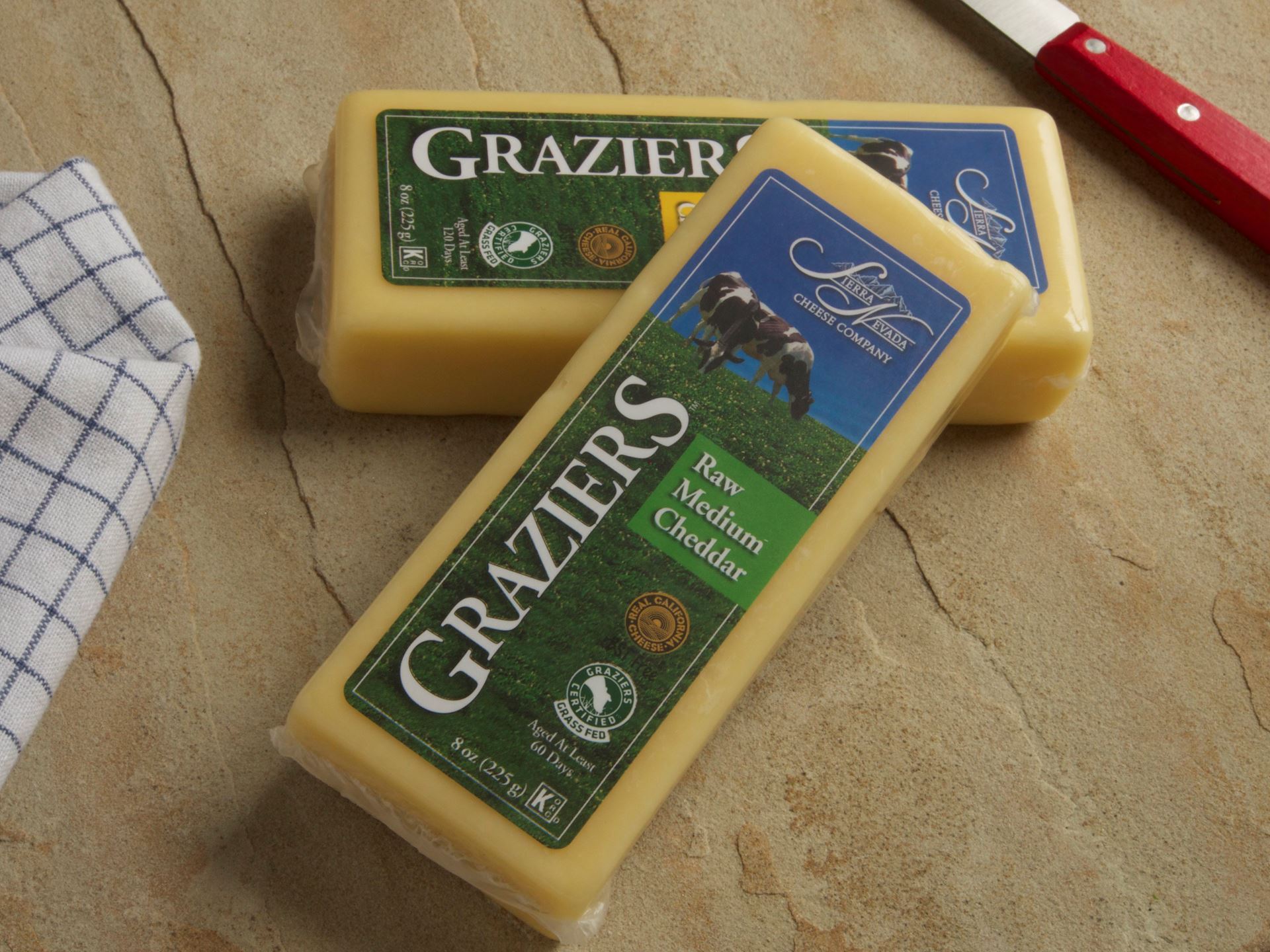 Picture of Graziers Raw Medium Cheddar
