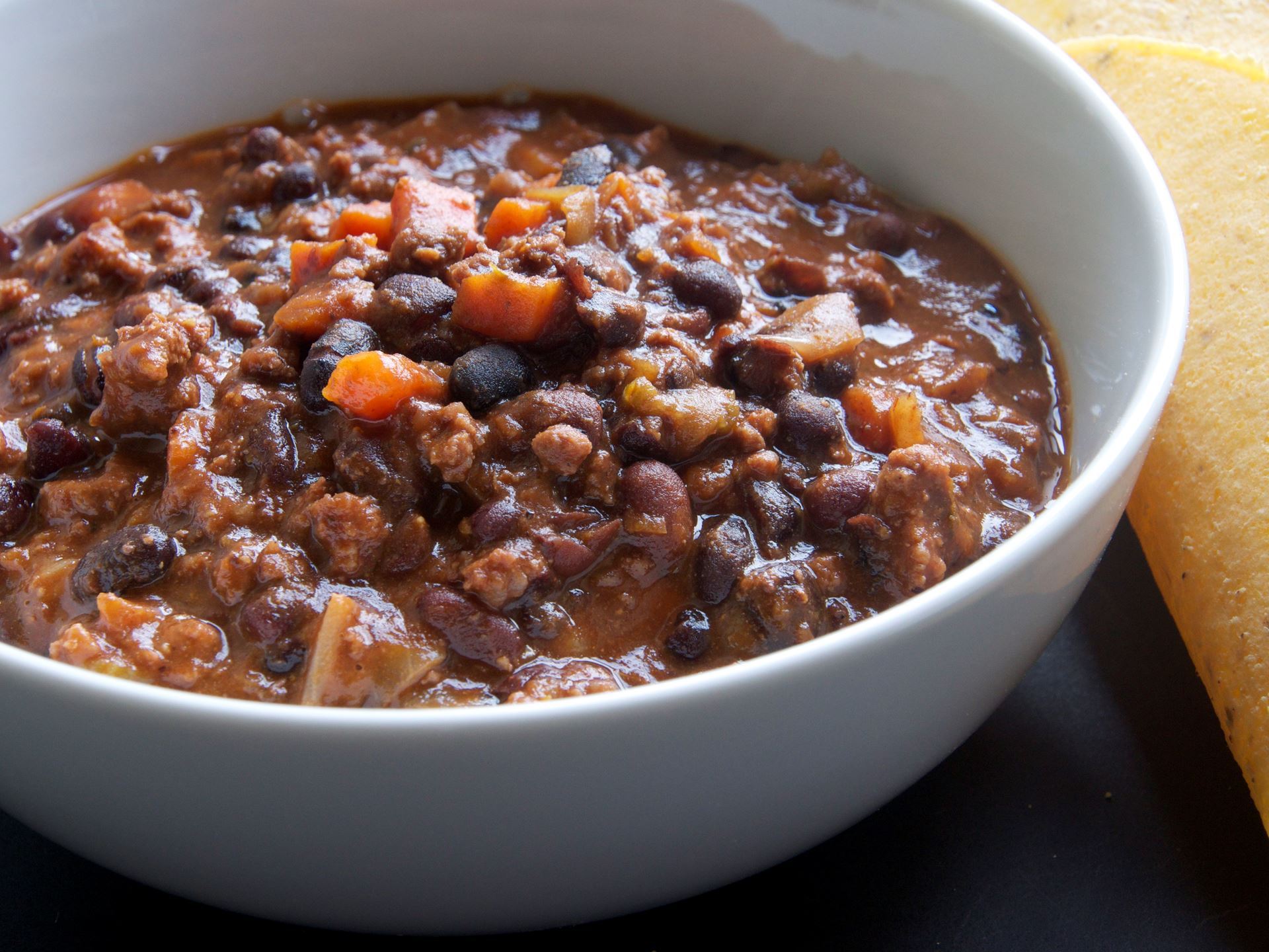 Picture of Frozen -- Black Bean Chili with Ground Beef 22 oz